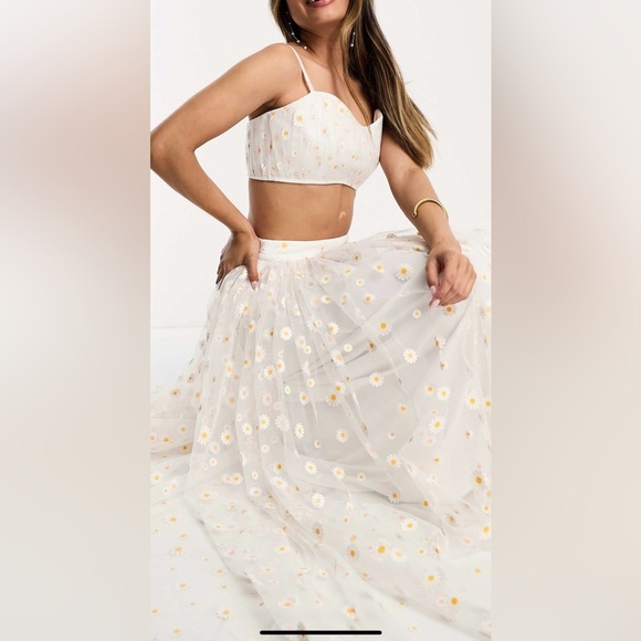Lace & Beads exclusive tulle bralette and maxi skirt in white Daisy - set - Picture 3 of 8